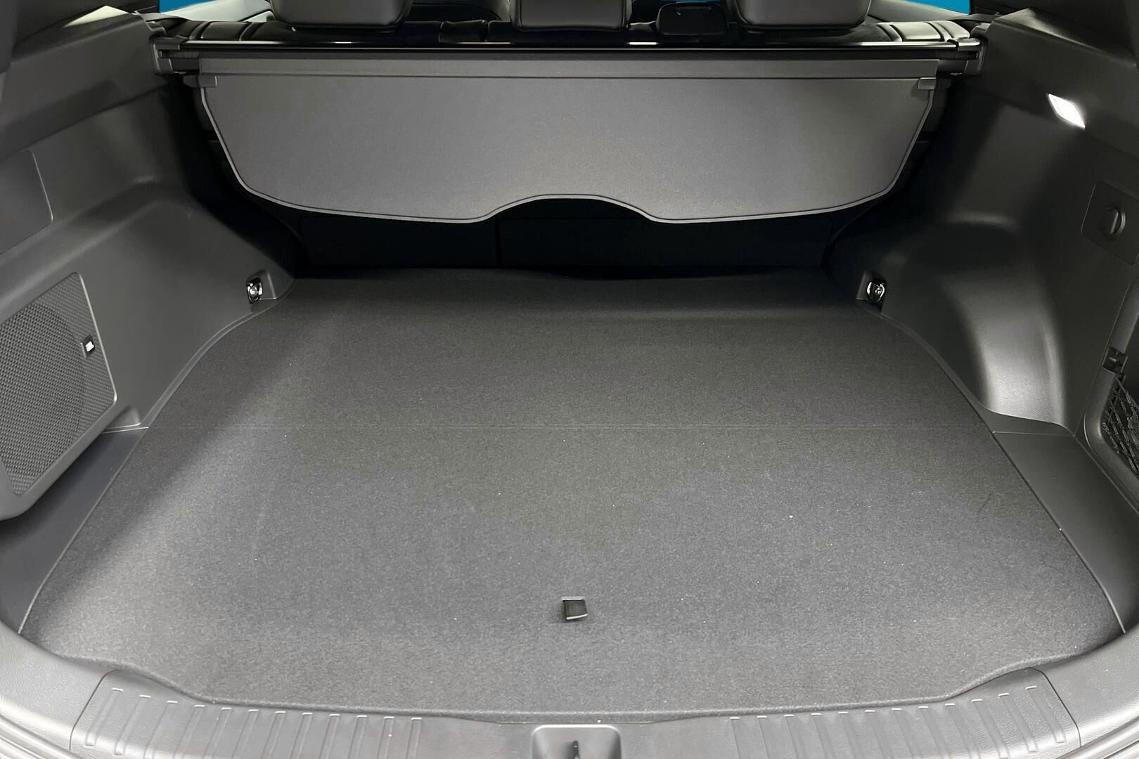 Toyota RAV4 iso kuva 10
