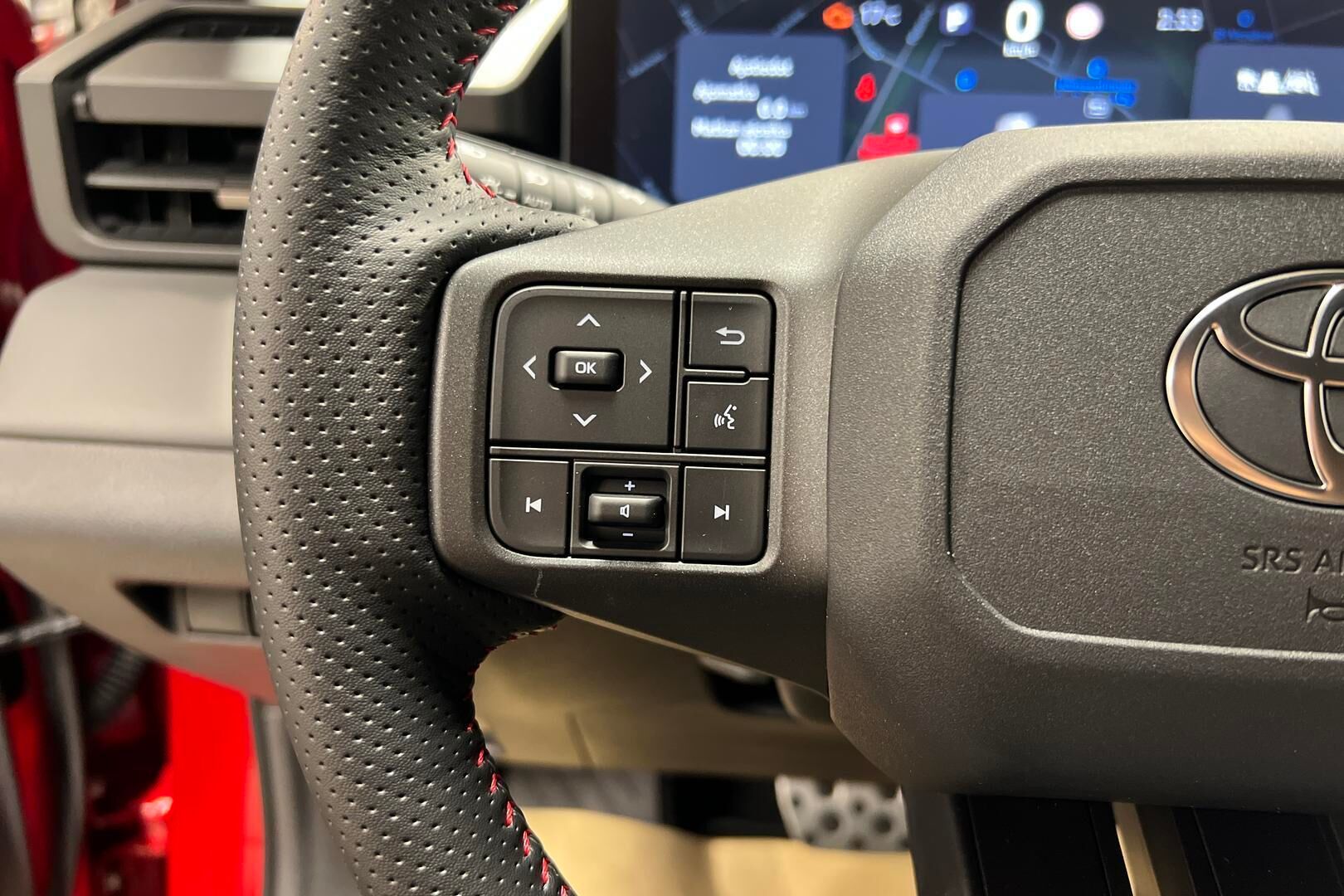 Toyota RAV4 iso kuva 19