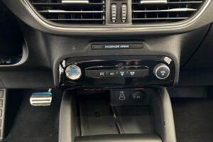 Ford Kuga esikatselu 21