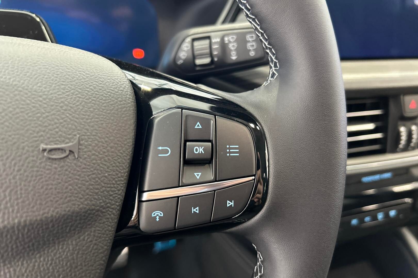 Ford Kuga iso kuva 23