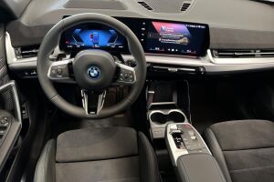 BMW iX1 esikatselu 10