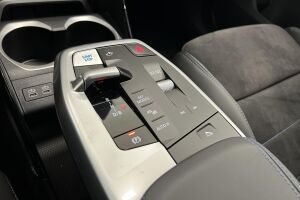 BMW iX1 esikatselu 14