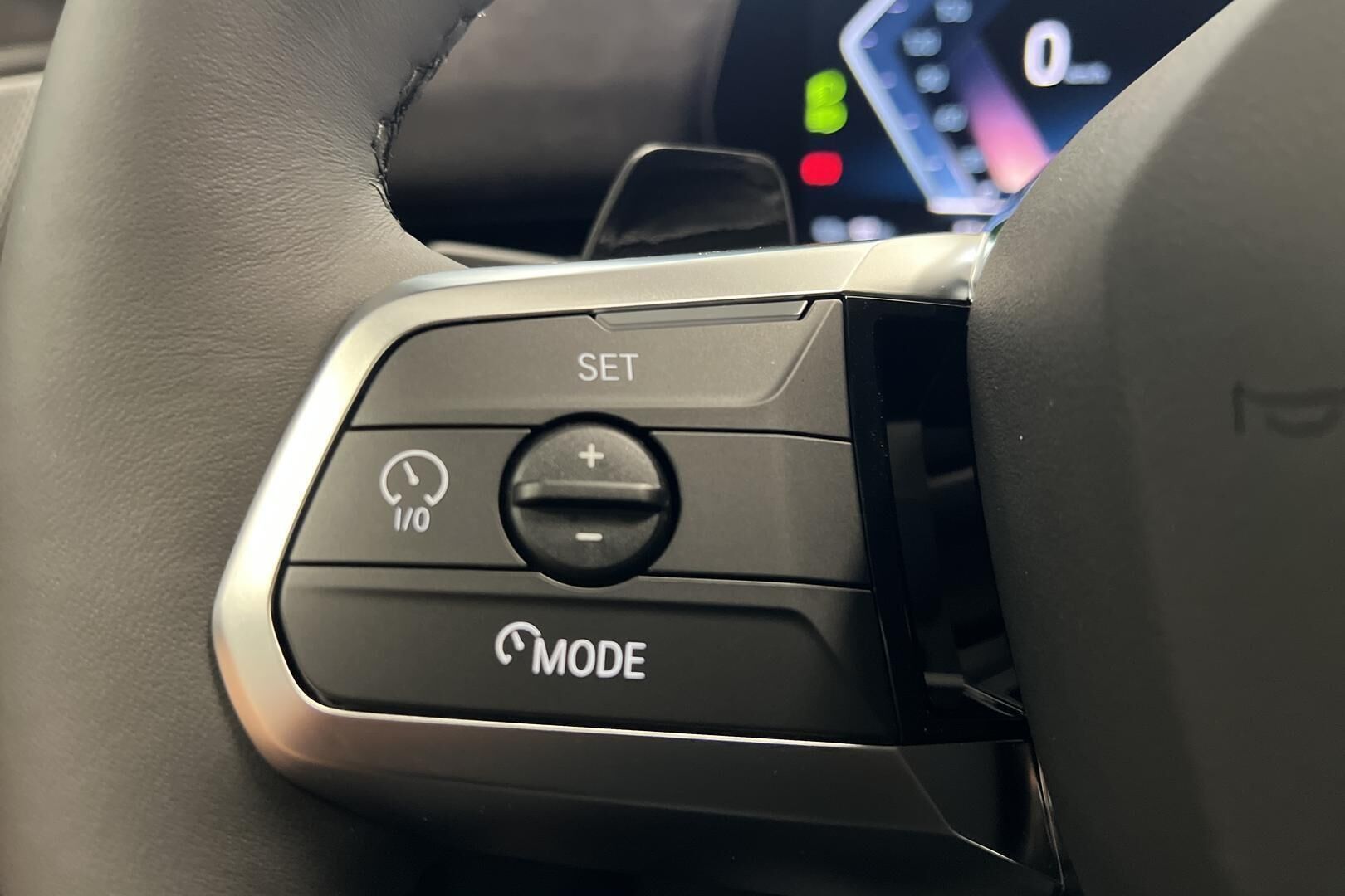 BMW iX1 iso kuva 15