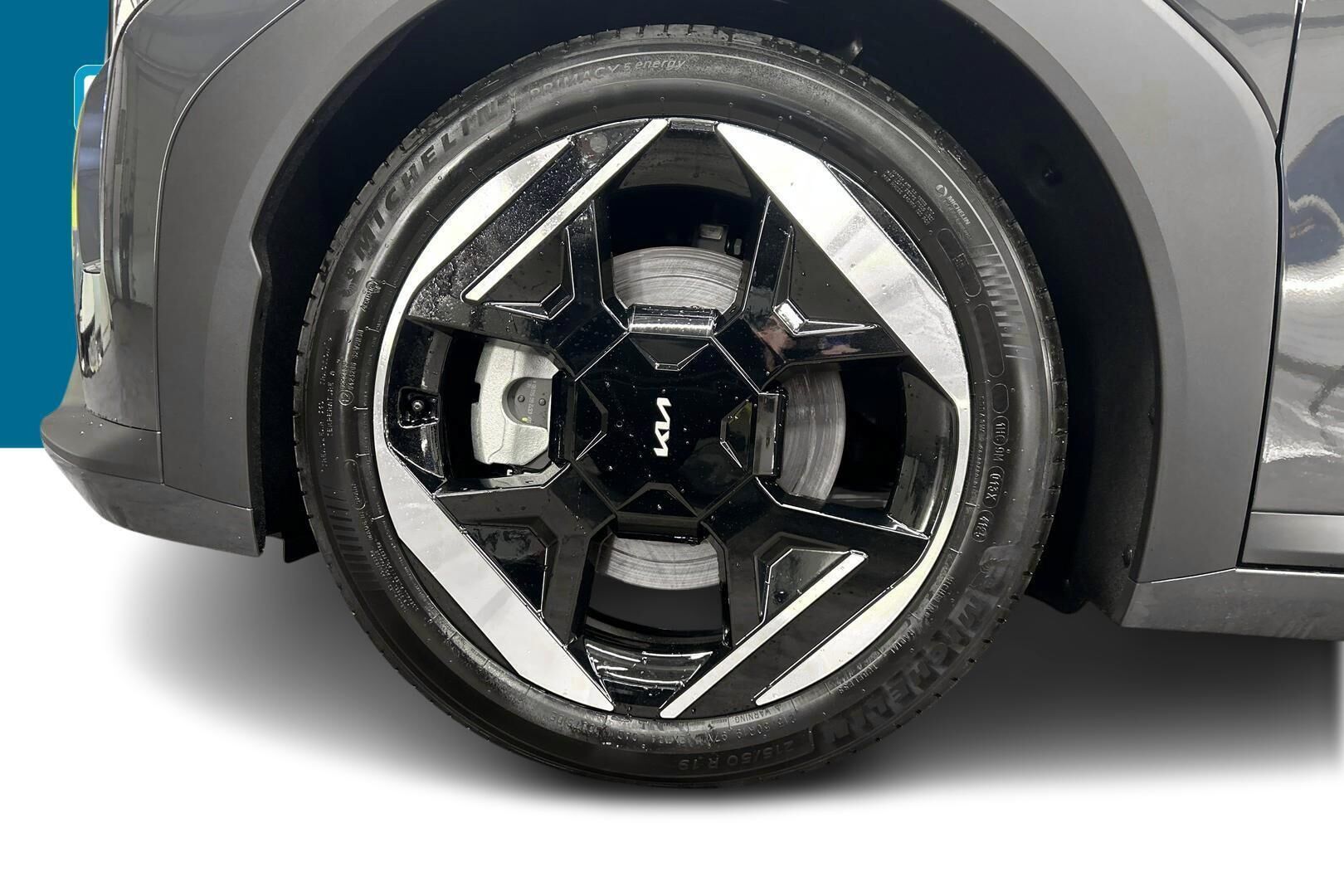 Kia EV4 iso kuva 8