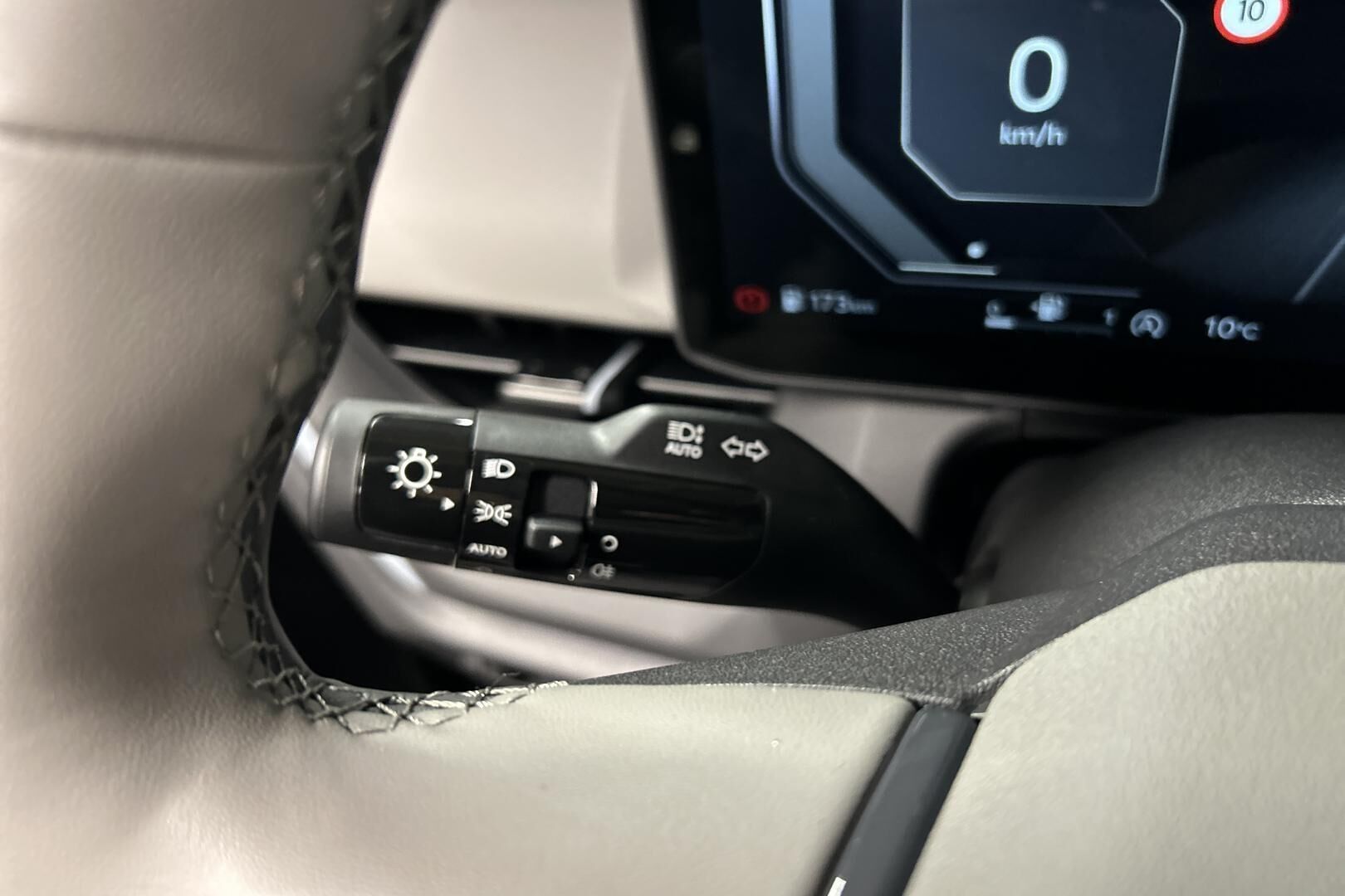 Kia Seltos iso kuva 24