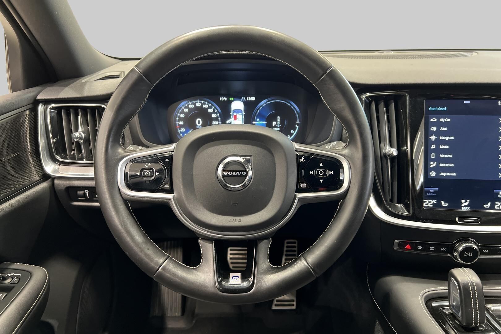 Volvo V60 iso kuva 33