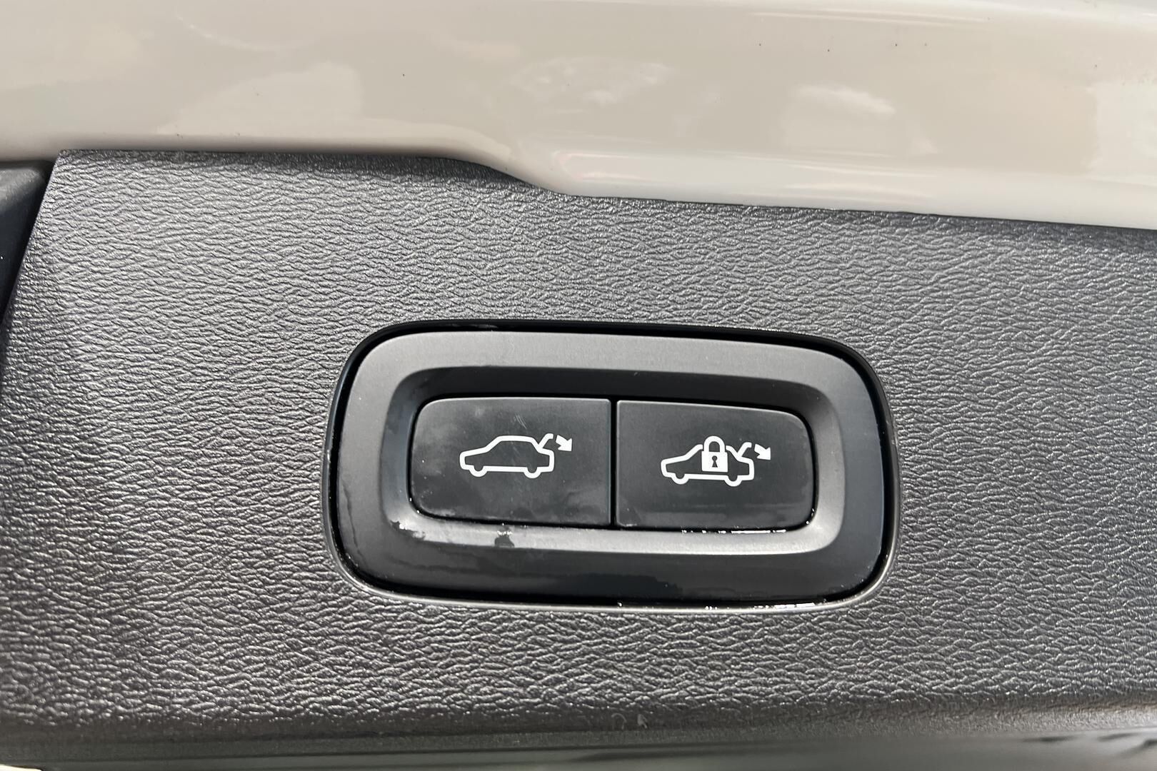 Volvo V60 iso kuva 35
