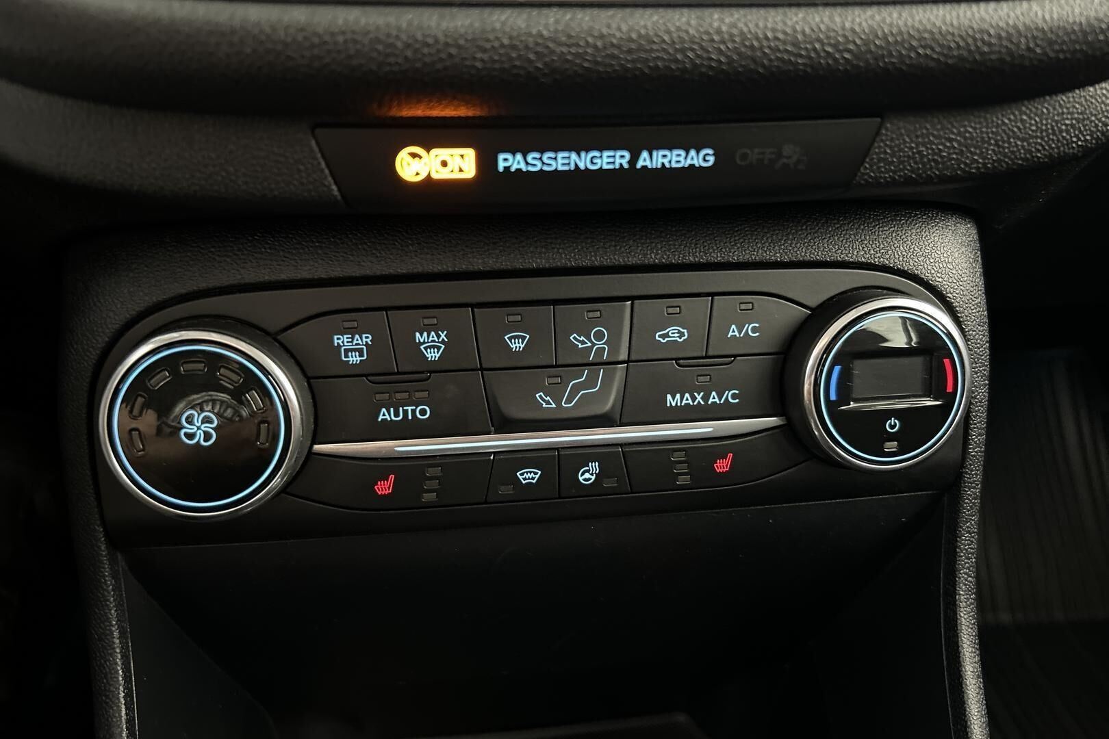 Ford Fiesta iso kuva 17