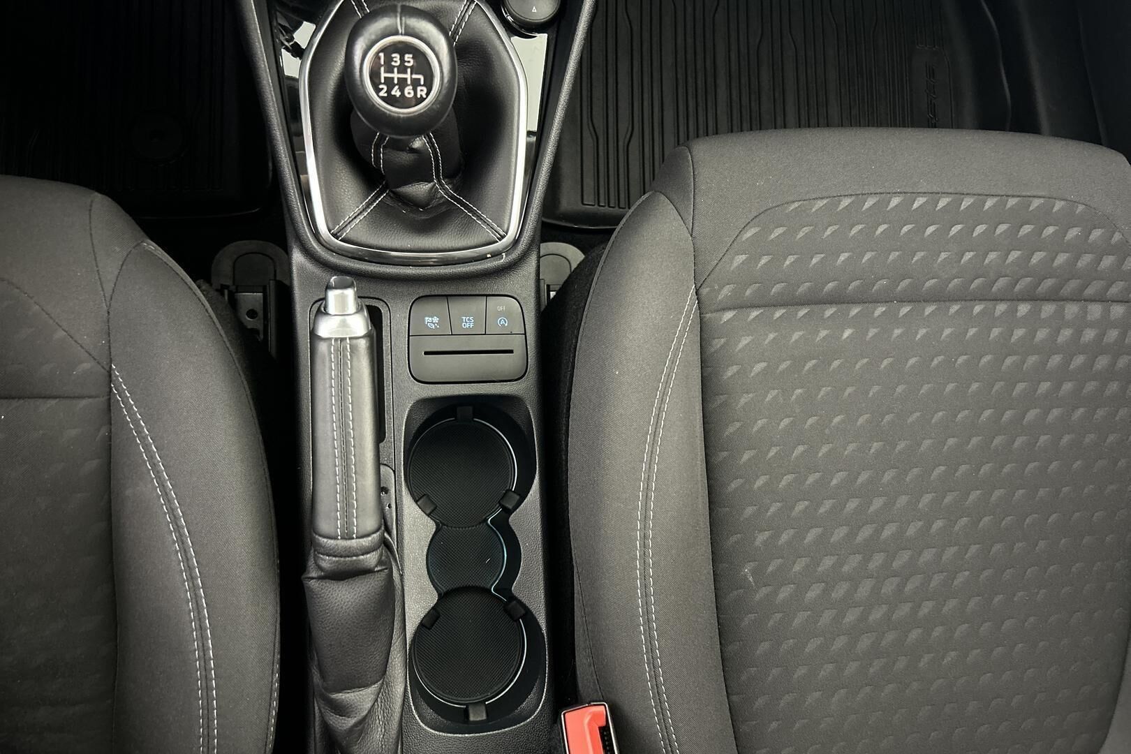Ford Fiesta iso kuva 18