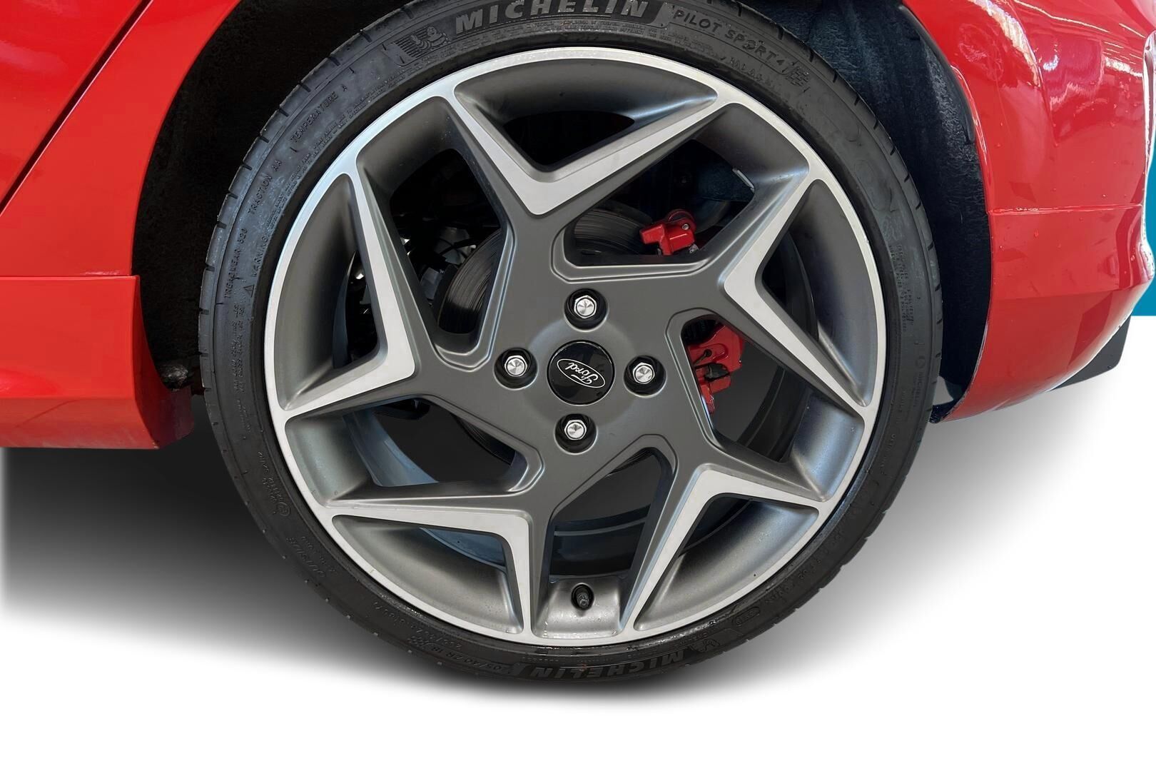 Ford Fiesta iso kuva 22