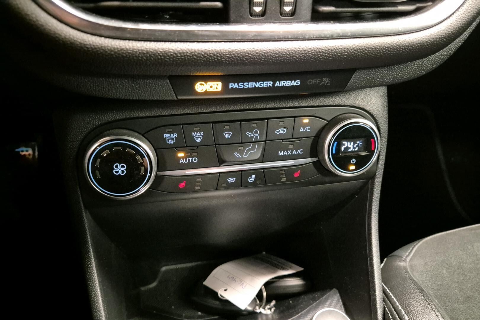 Ford Fiesta iso kuva 17