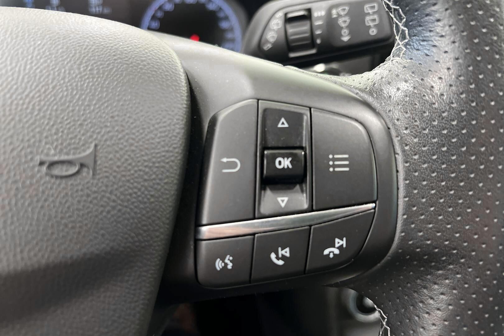 Ford Fiesta iso kuva 17