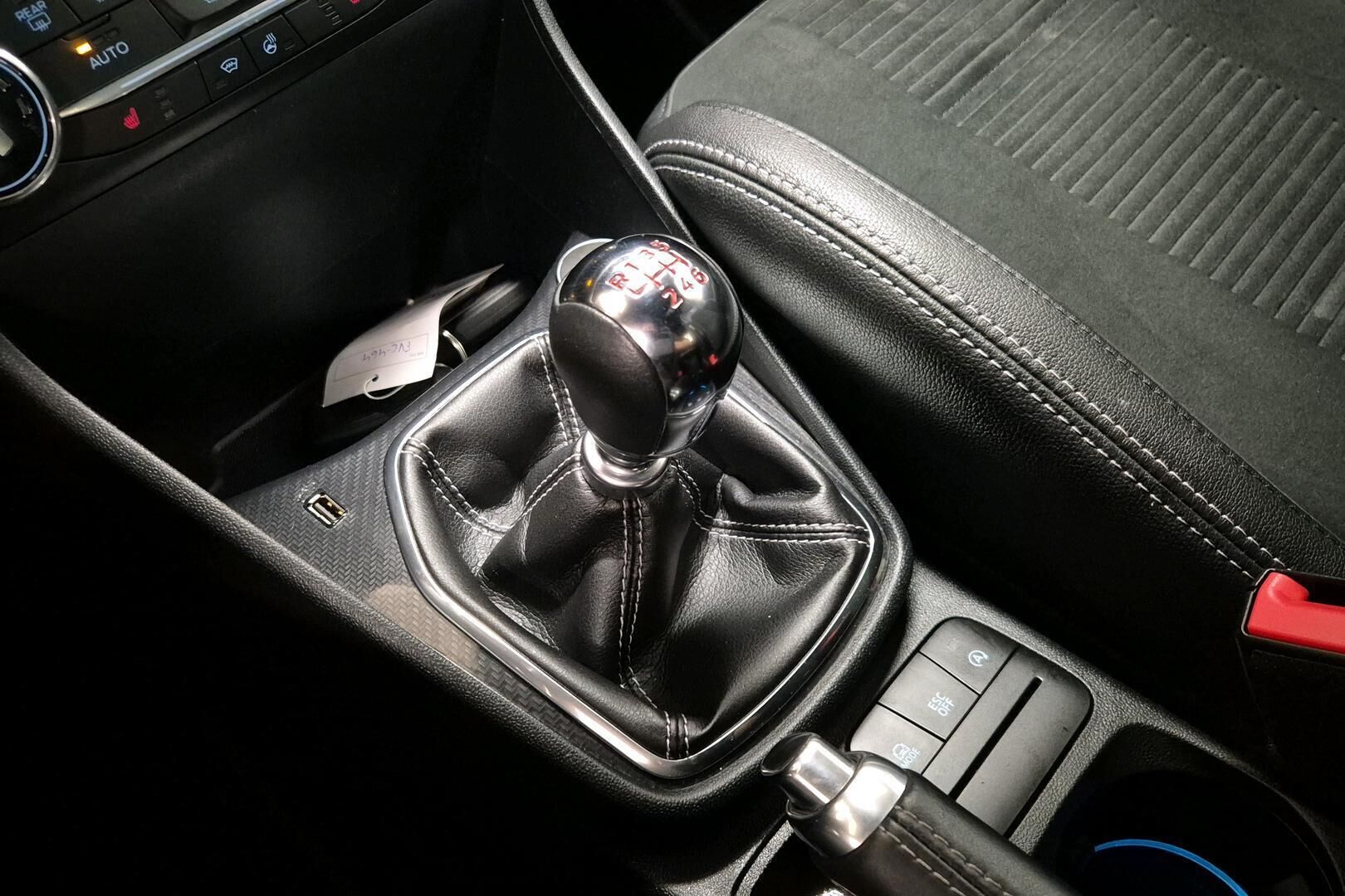 Ford Fiesta iso kuva 18