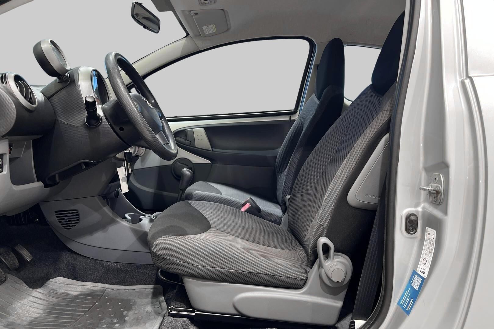 Toyota AYGO iso kuva 9