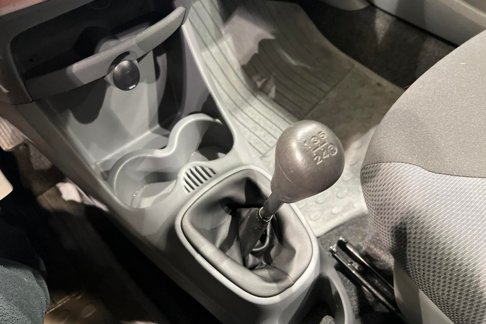 Toyota AYGO iso kuva 17