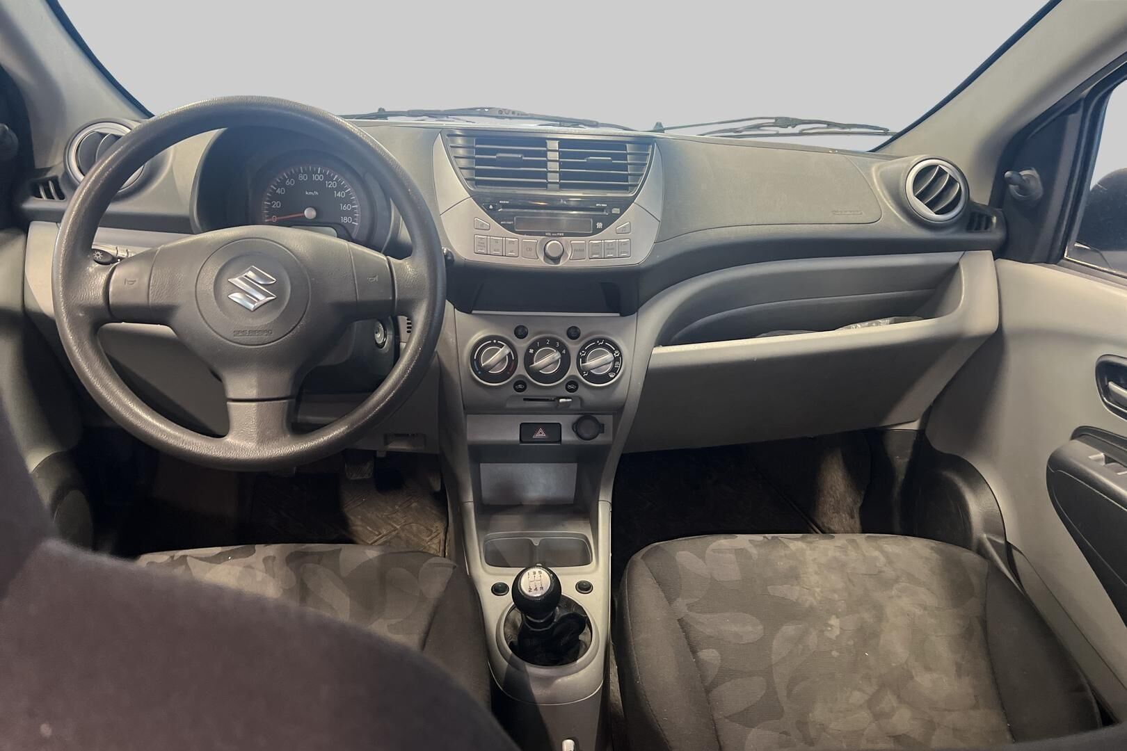 Suzuki Alto iso kuva 10