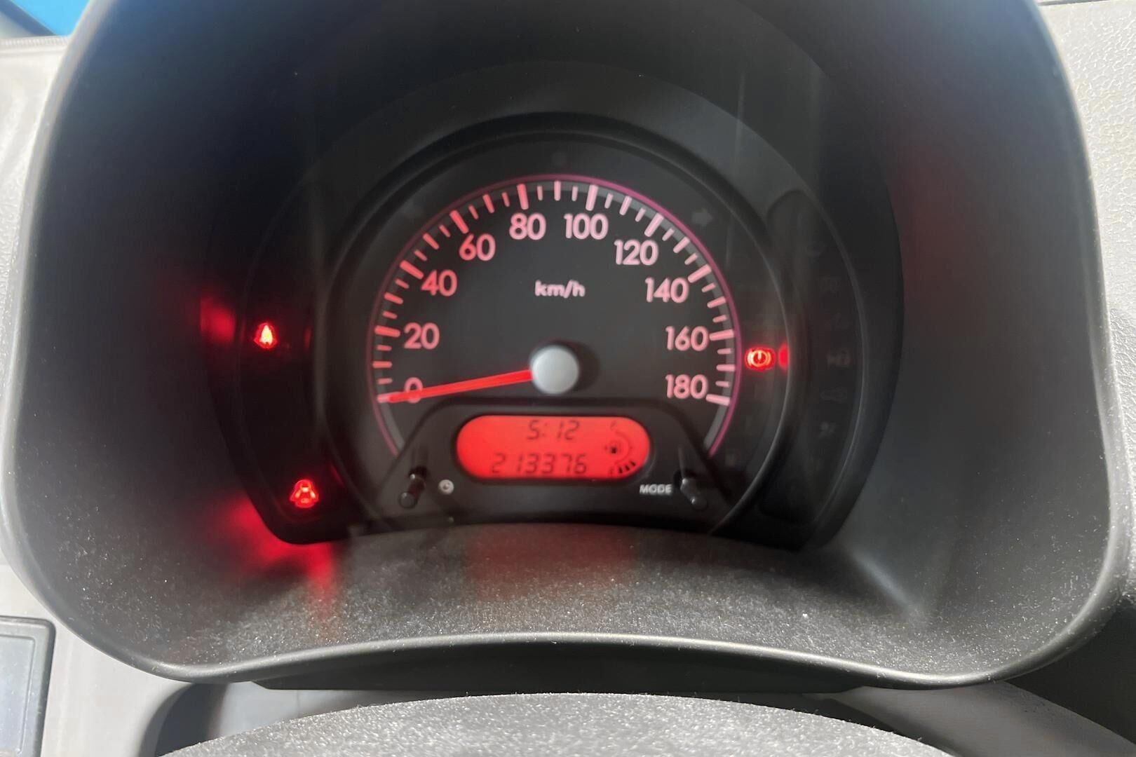 Suzuki Alto iso kuva 14