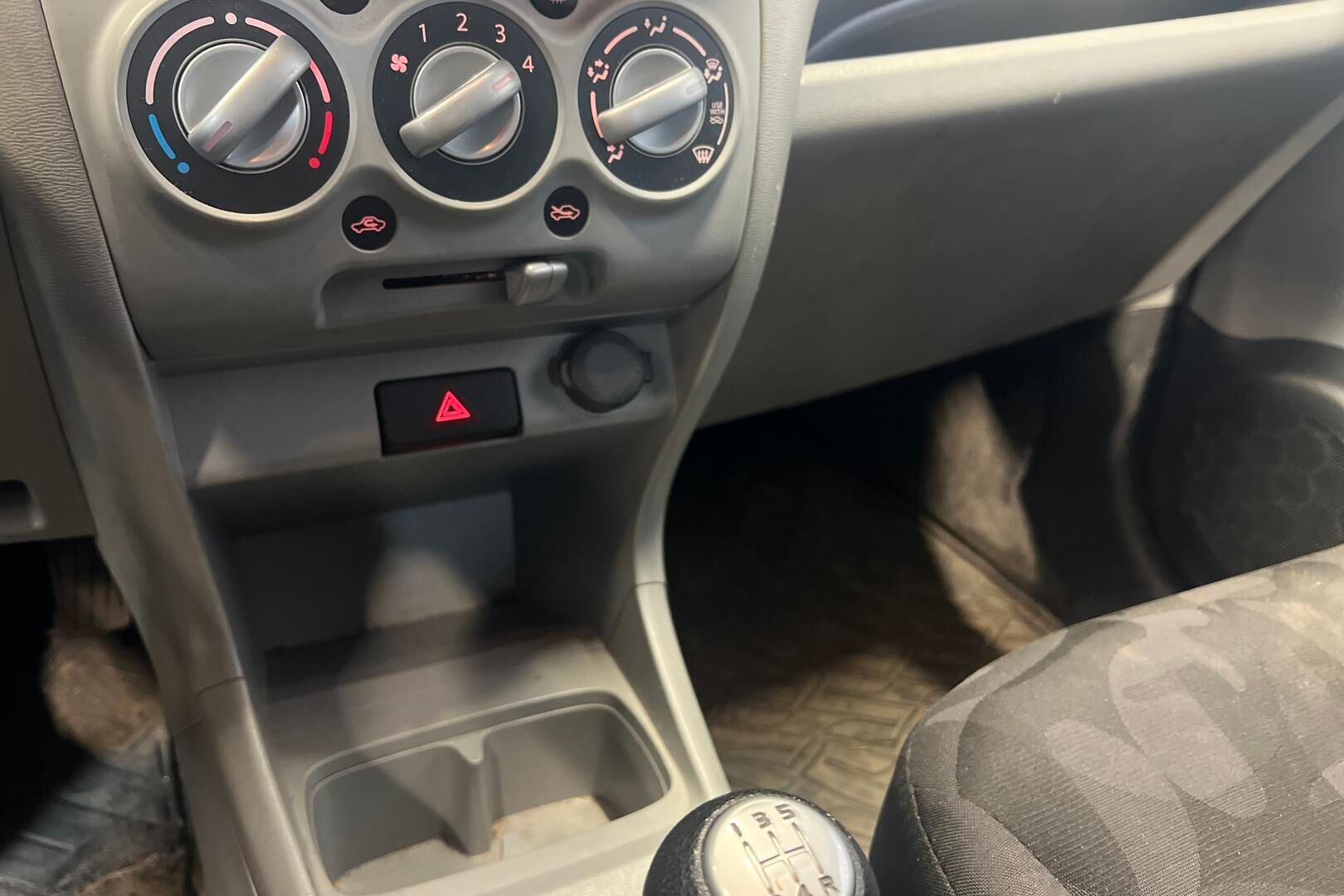 Suzuki Alto iso kuva 15
