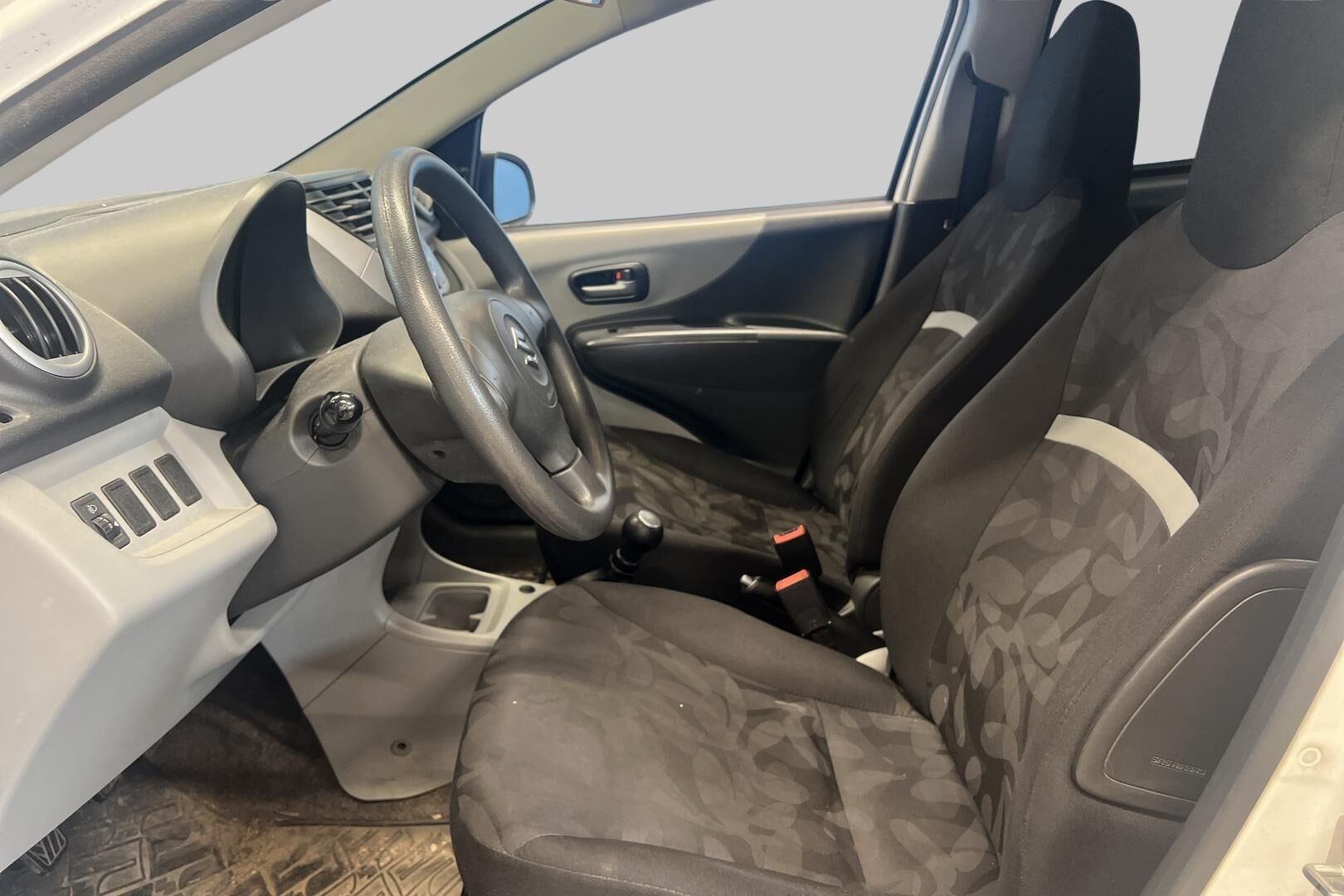 Suzuki Alto iso kuva 8