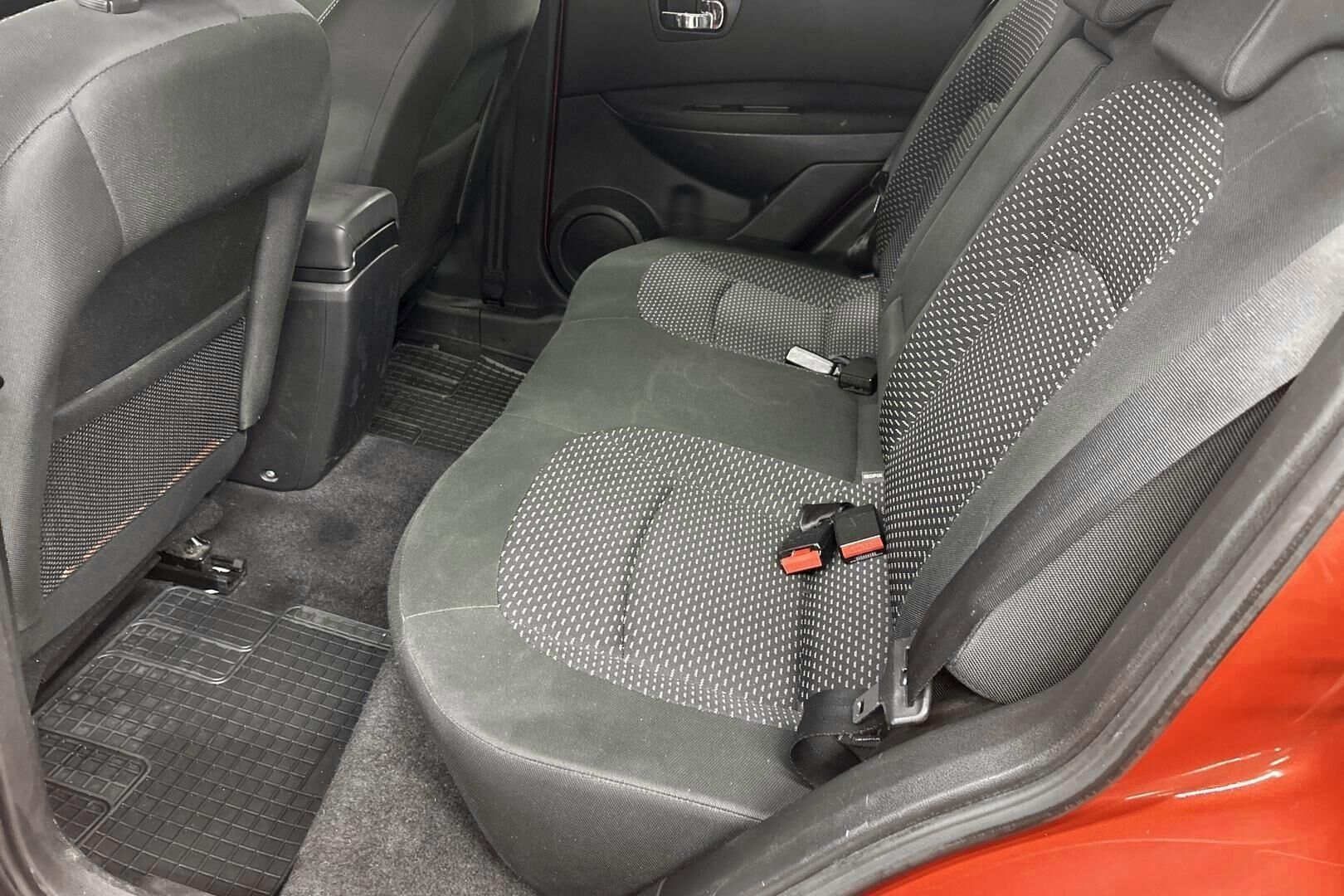 Nissan Qashqai iso kuva 10