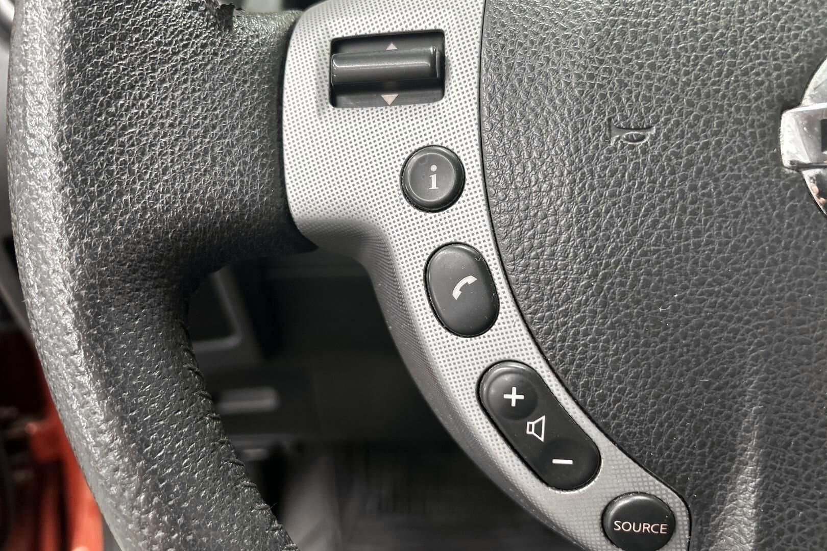 Nissan Qashqai iso kuva 15