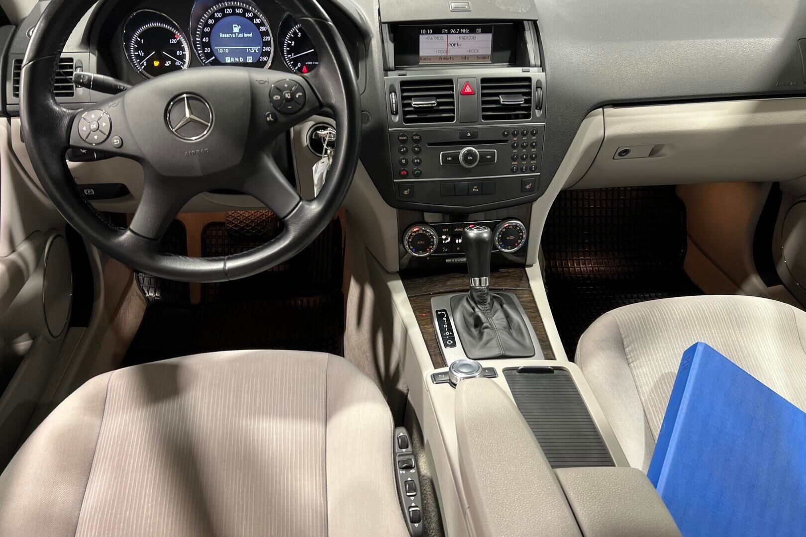 Mercedes-Benz C iso kuva 11