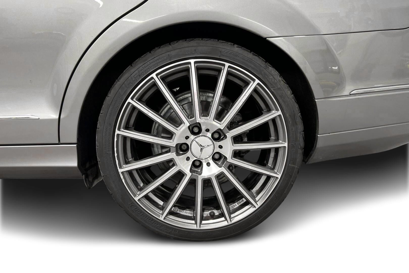 Mercedes-Benz C iso kuva 13