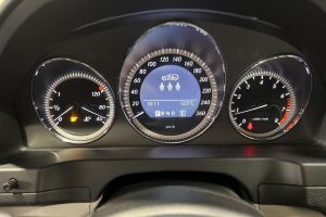 Mercedes-Benz C esikatselu 16
