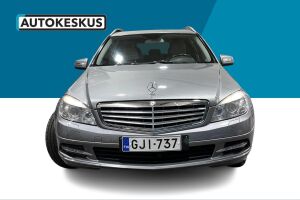Mercedes-Benz C esikatselu 2
