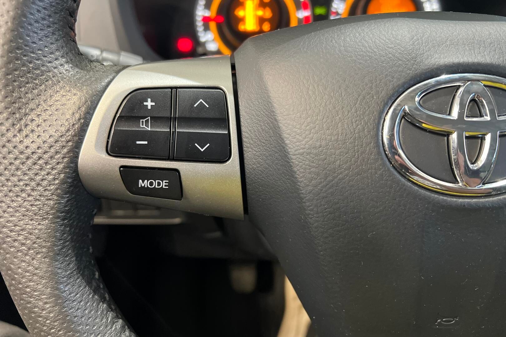 Toyota Auris iso kuva 21