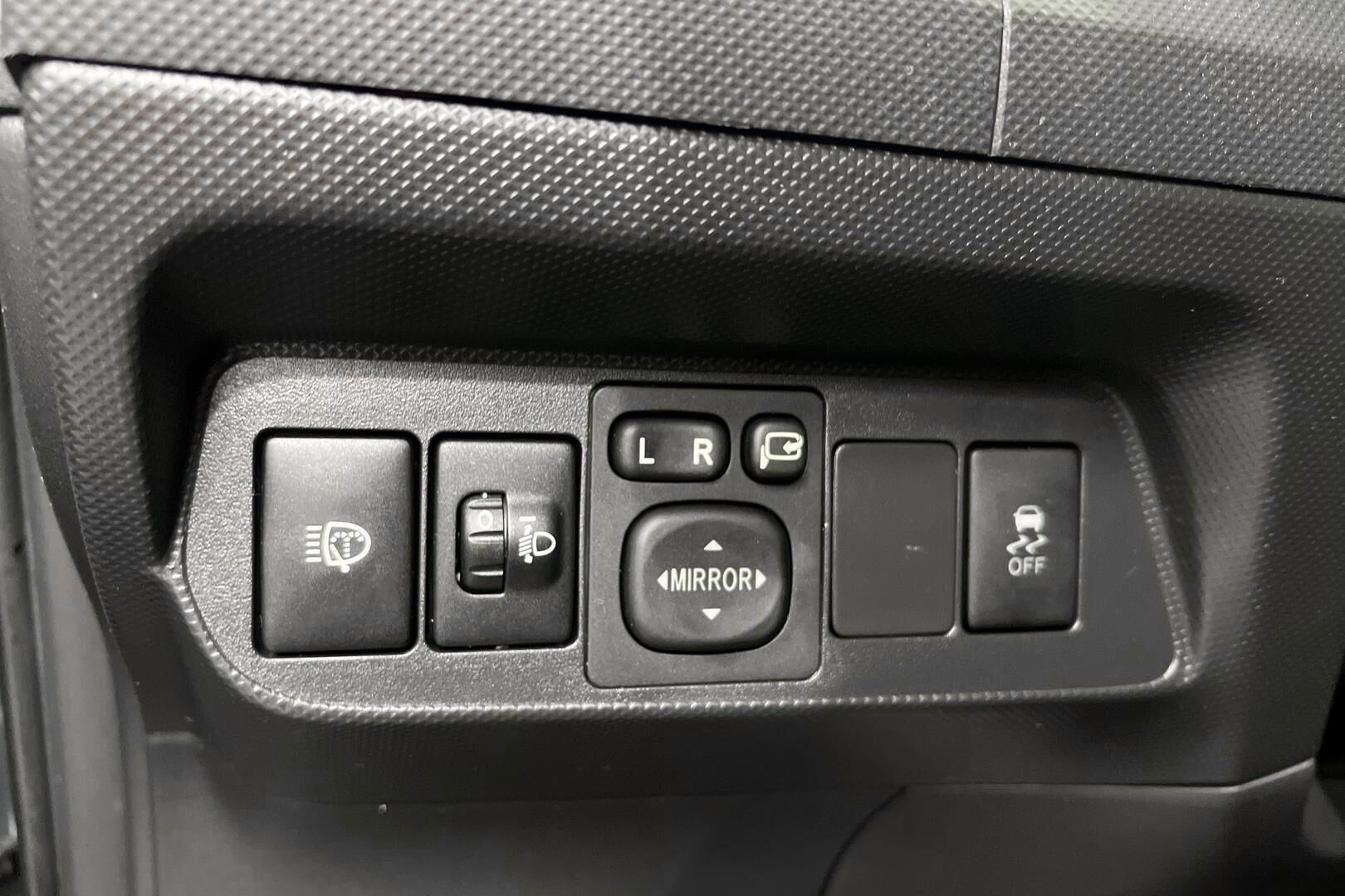 Toyota Auris iso kuva 22