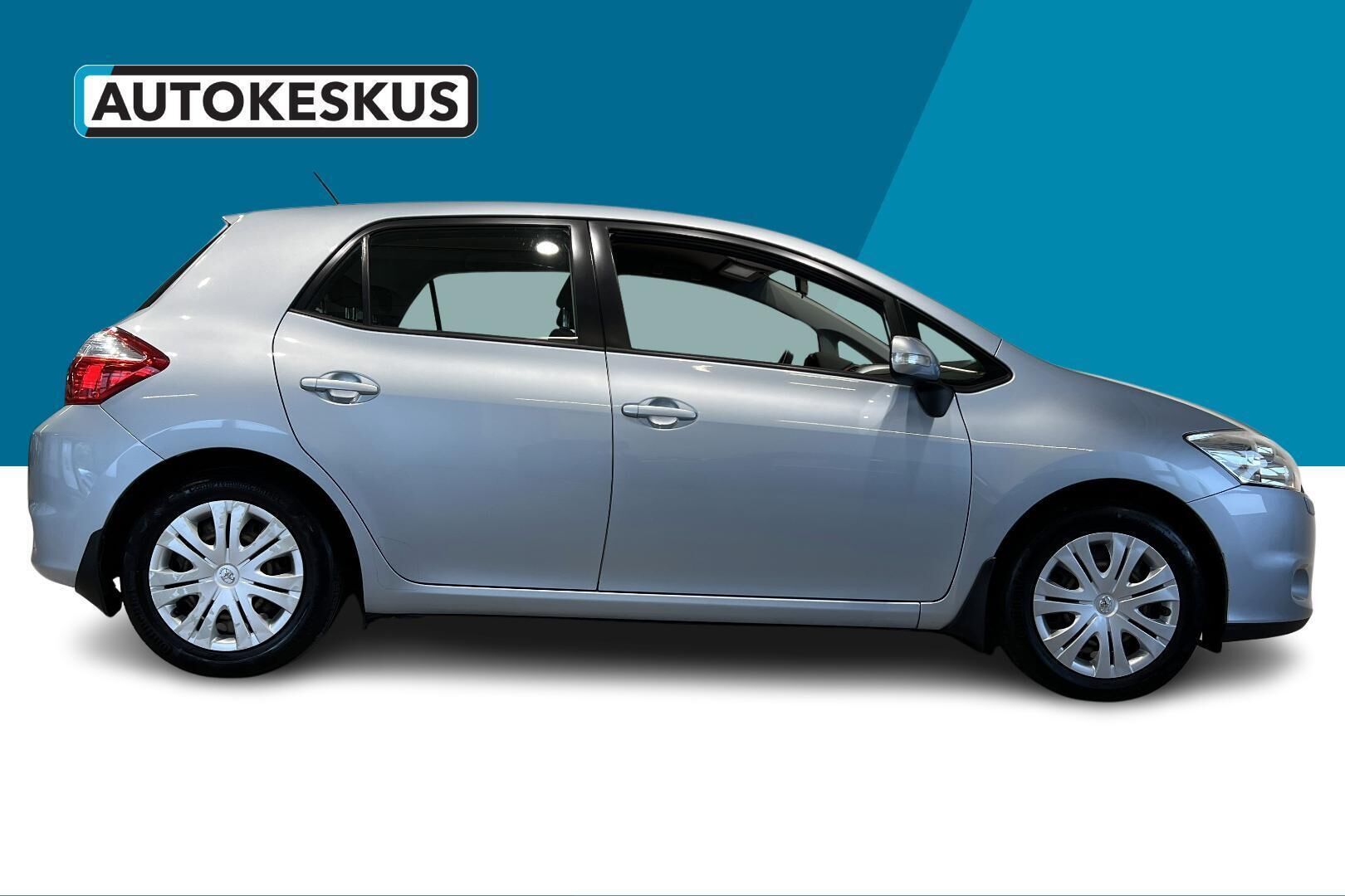 Toyota Auris iso kuva 4