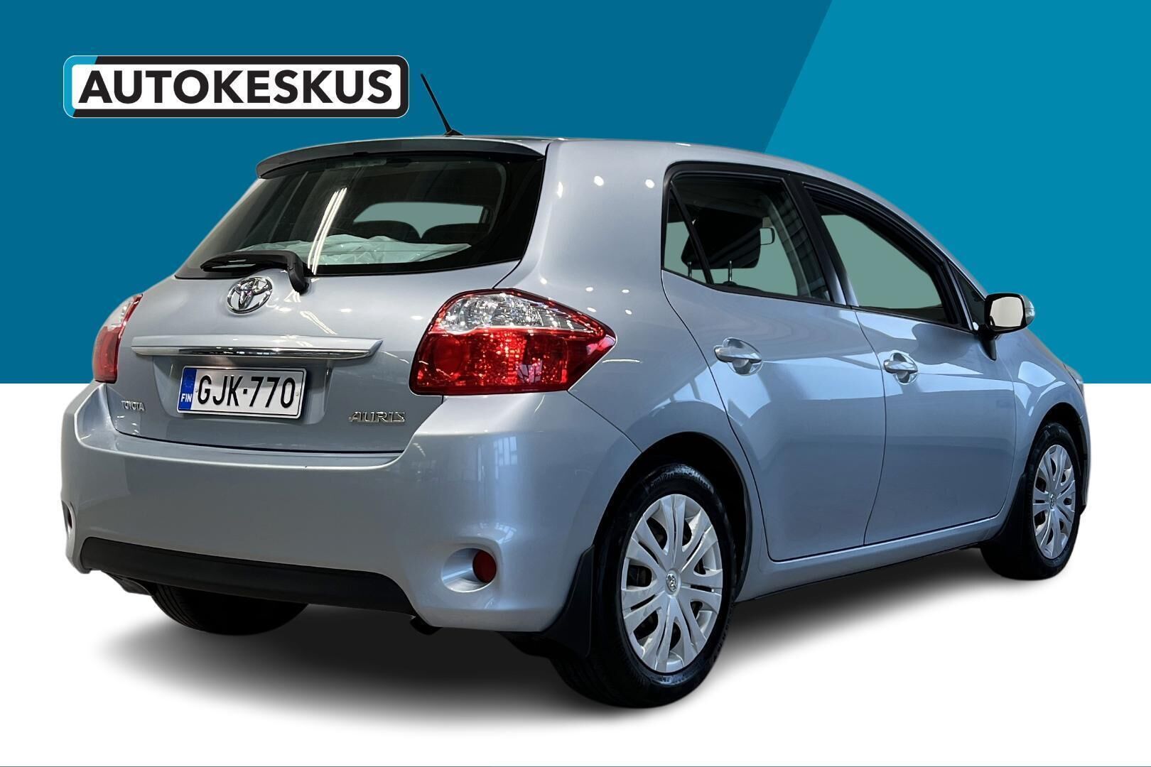 Toyota Auris iso kuva 5