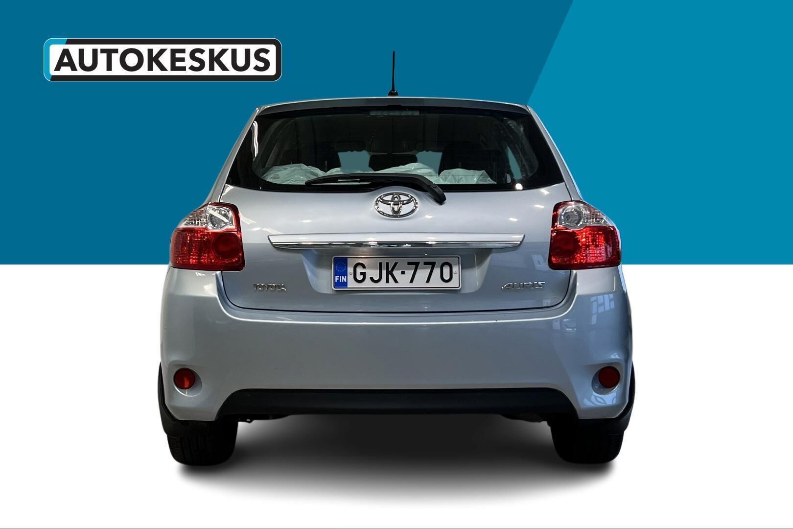 Toyota Auris iso kuva 6