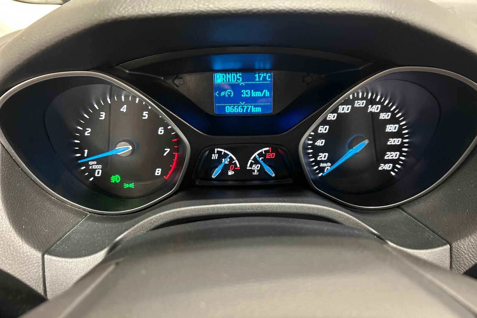 Ford Focus iso kuva 14