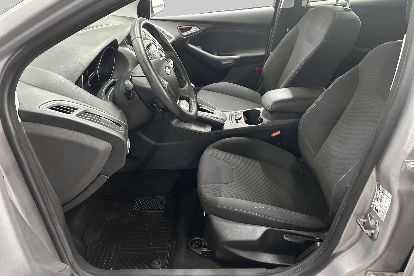 Ford Focus iso kuva 9