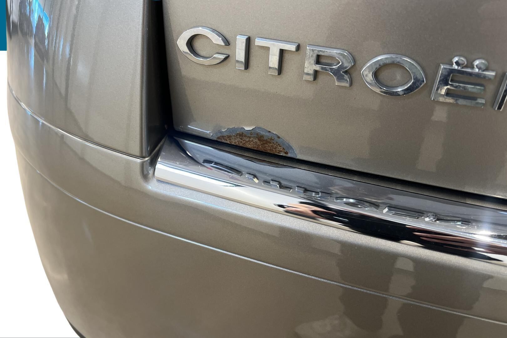 Citroen C5 iso kuva 14