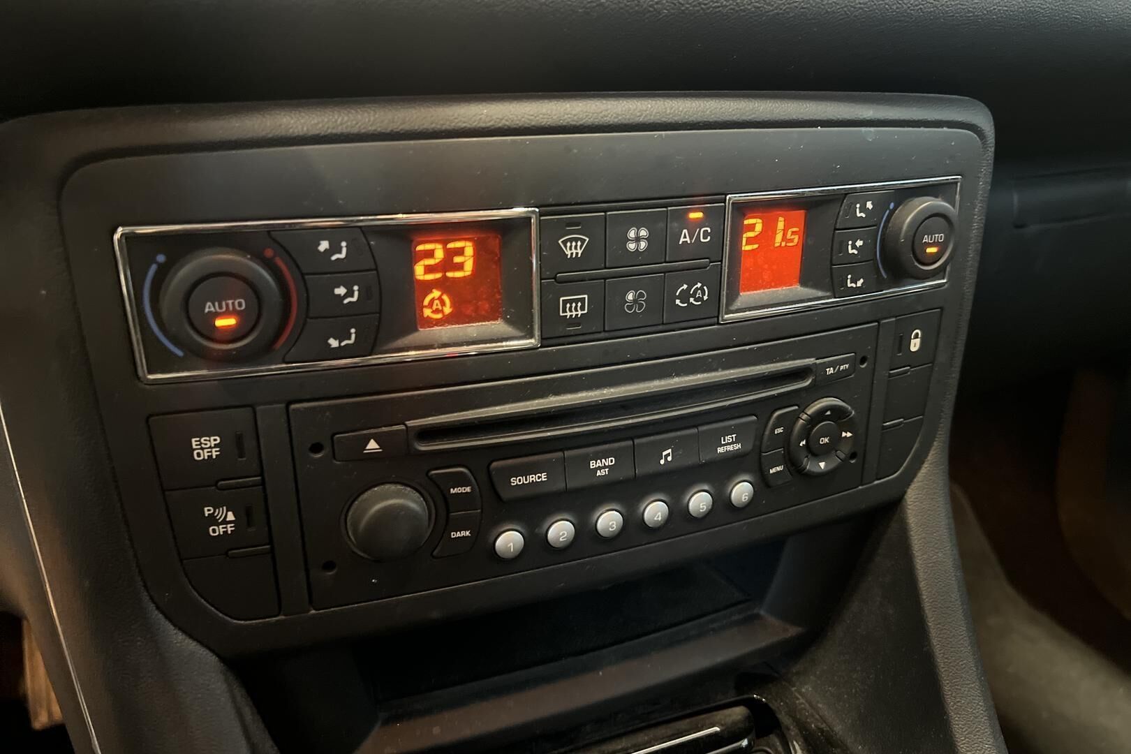 Citroen C5 iso kuva 18