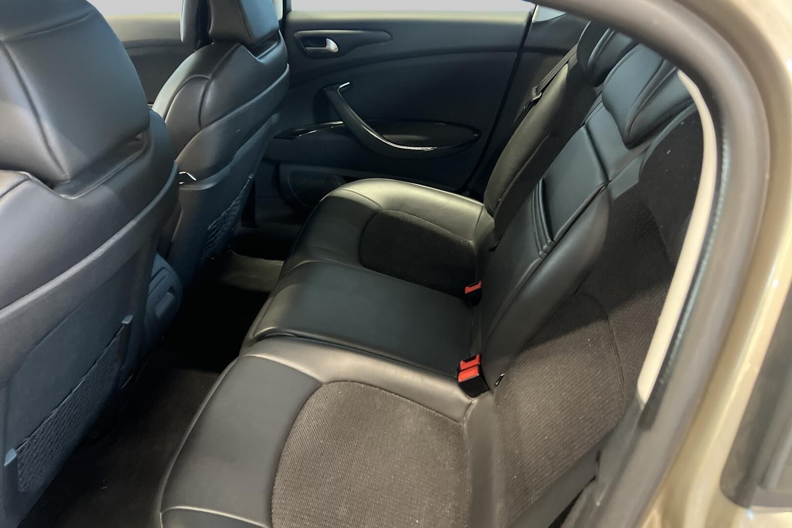 Citroen C5 iso kuva 9