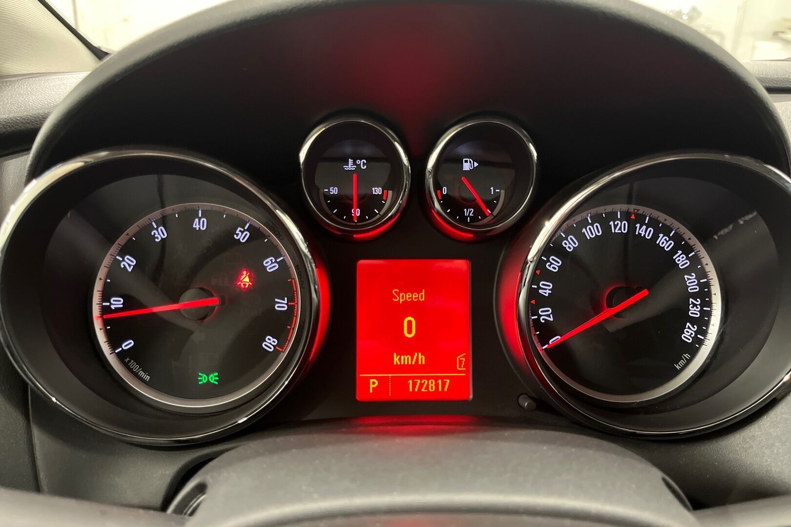 Opel Astra iso kuva 11