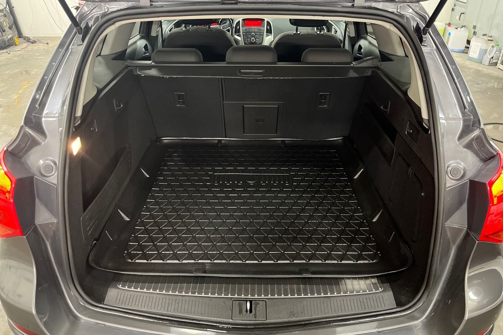 Opel Astra iso kuva 9
