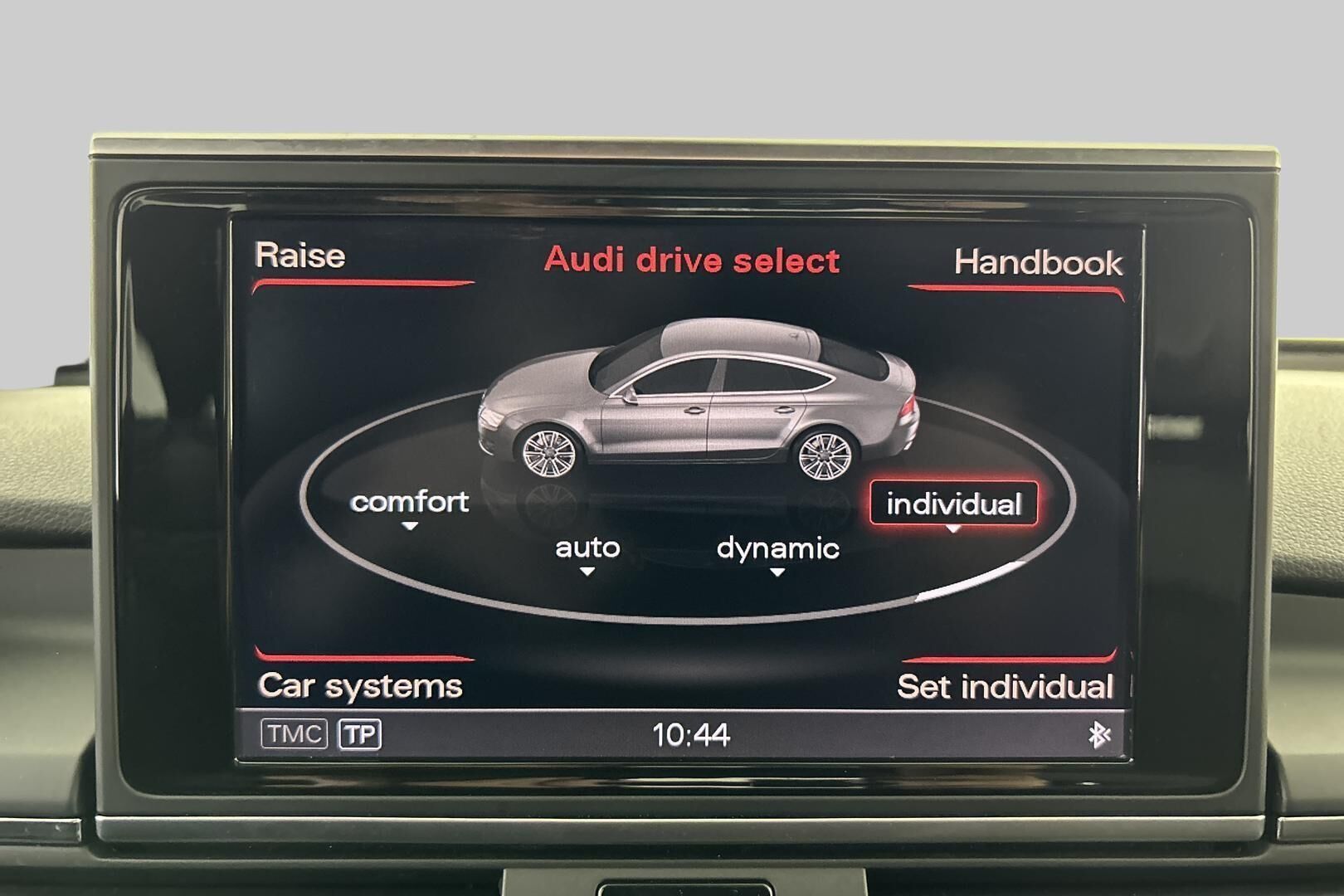 Audi A7 iso kuva 16
