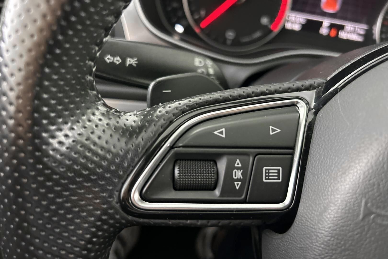 Audi A7 iso kuva 24