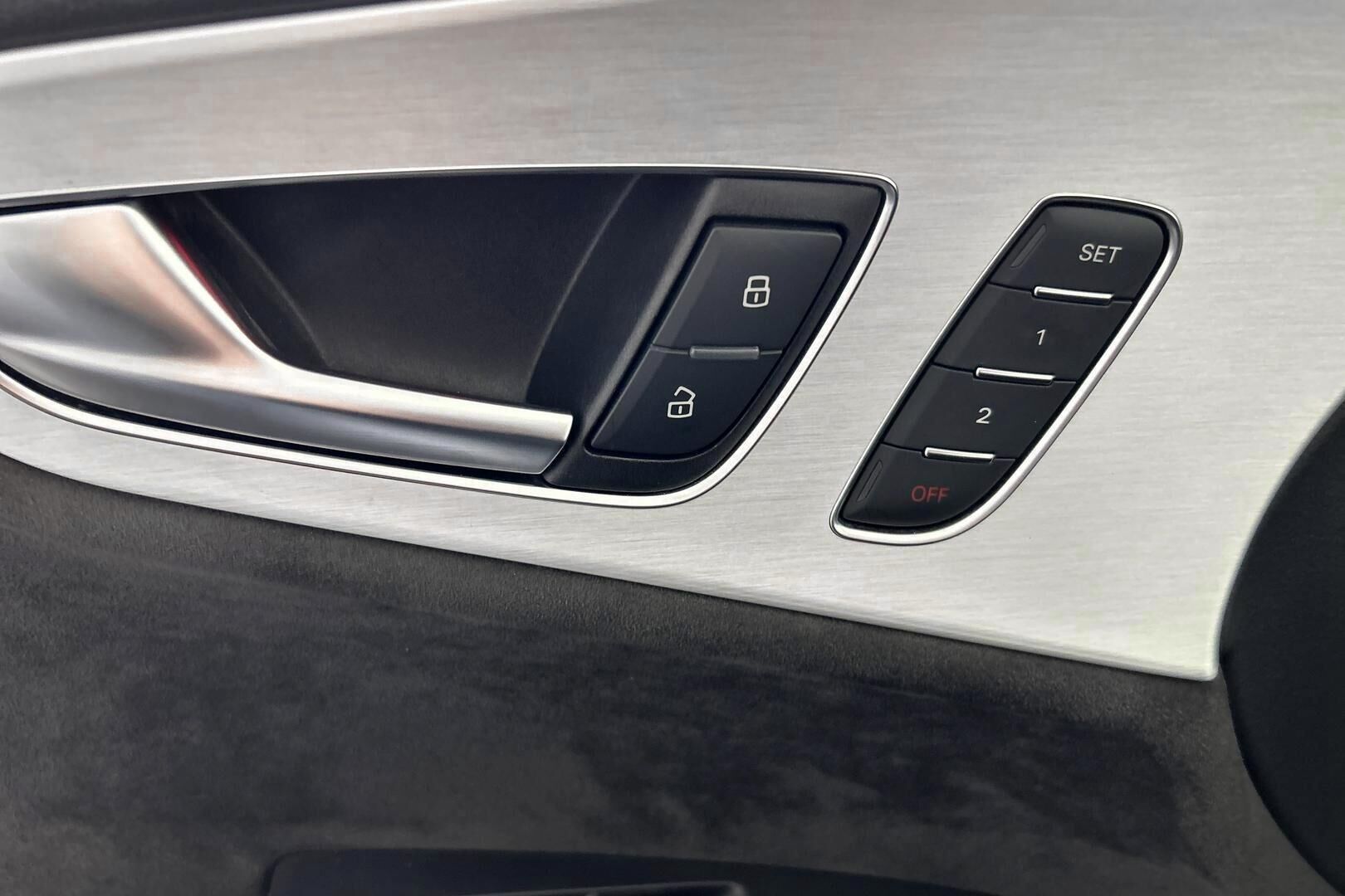 Audi A7 iso kuva 26