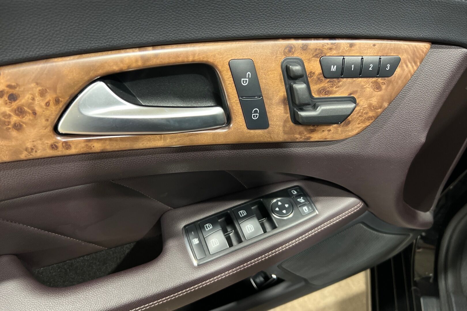Mercedes-Benz CLS iso kuva 10