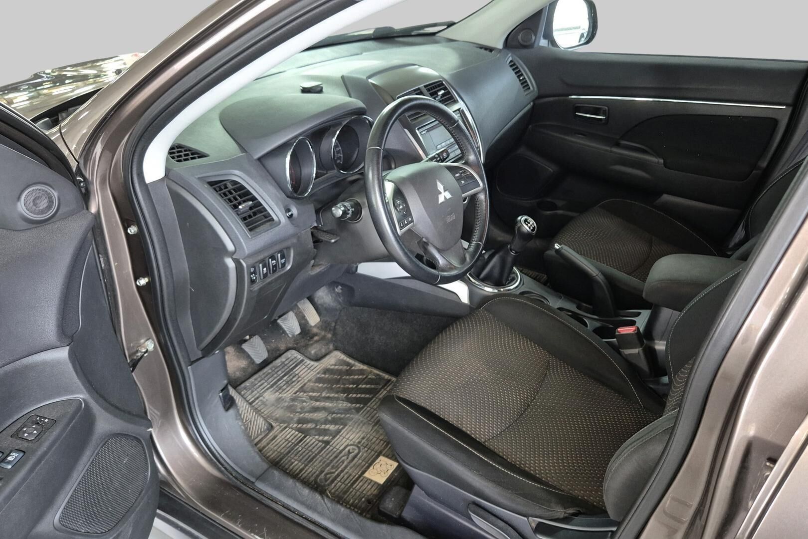 Mitsubishi ASX iso kuva 2