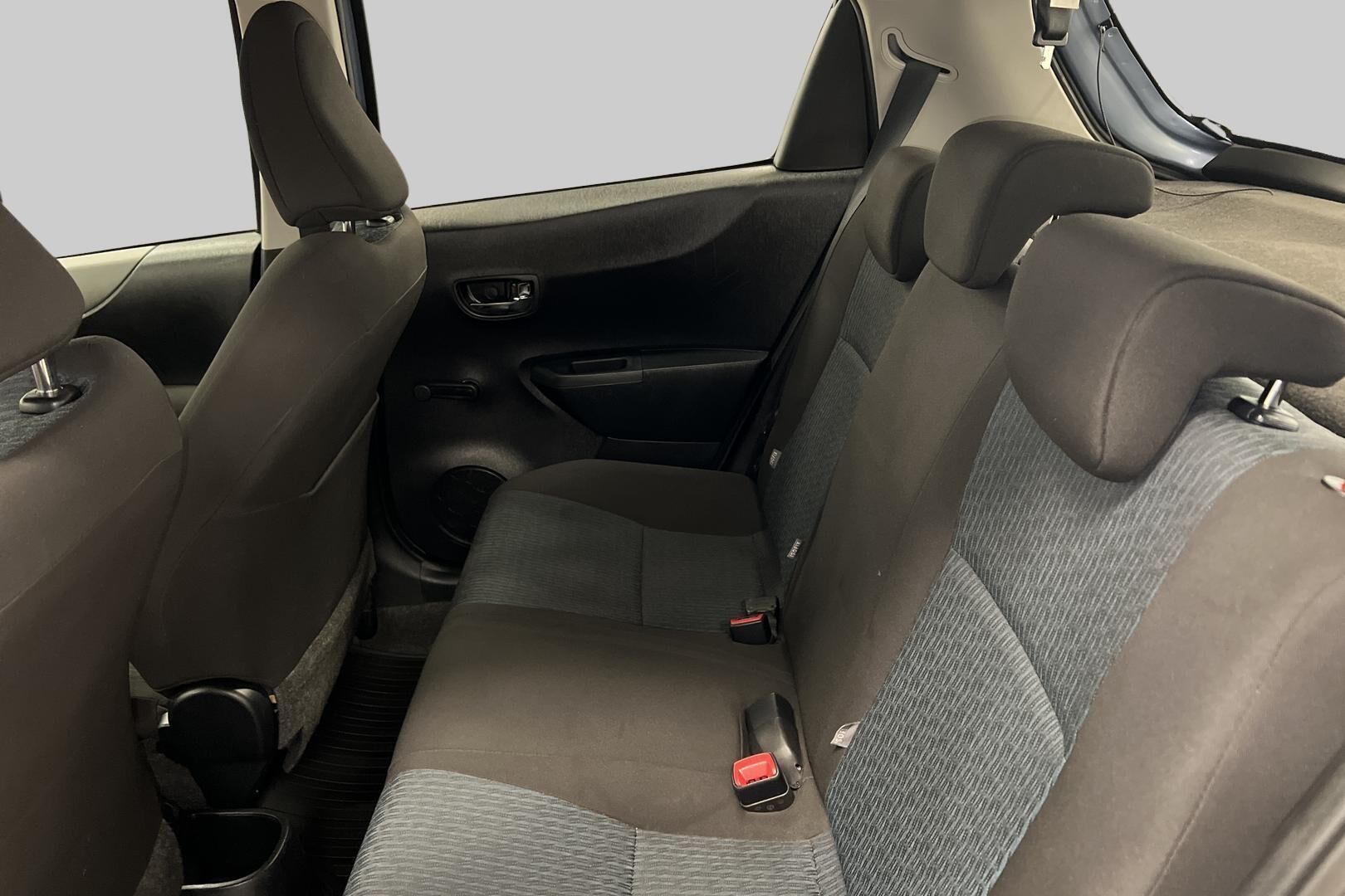 Toyota Yaris iso kuva 10