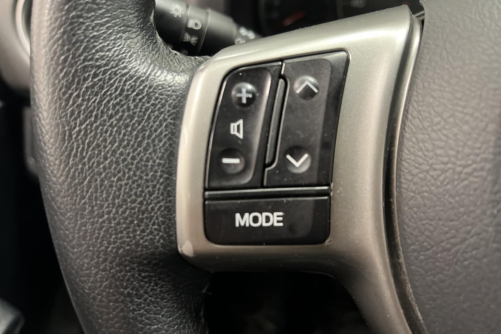 Toyota Yaris iso kuva 16