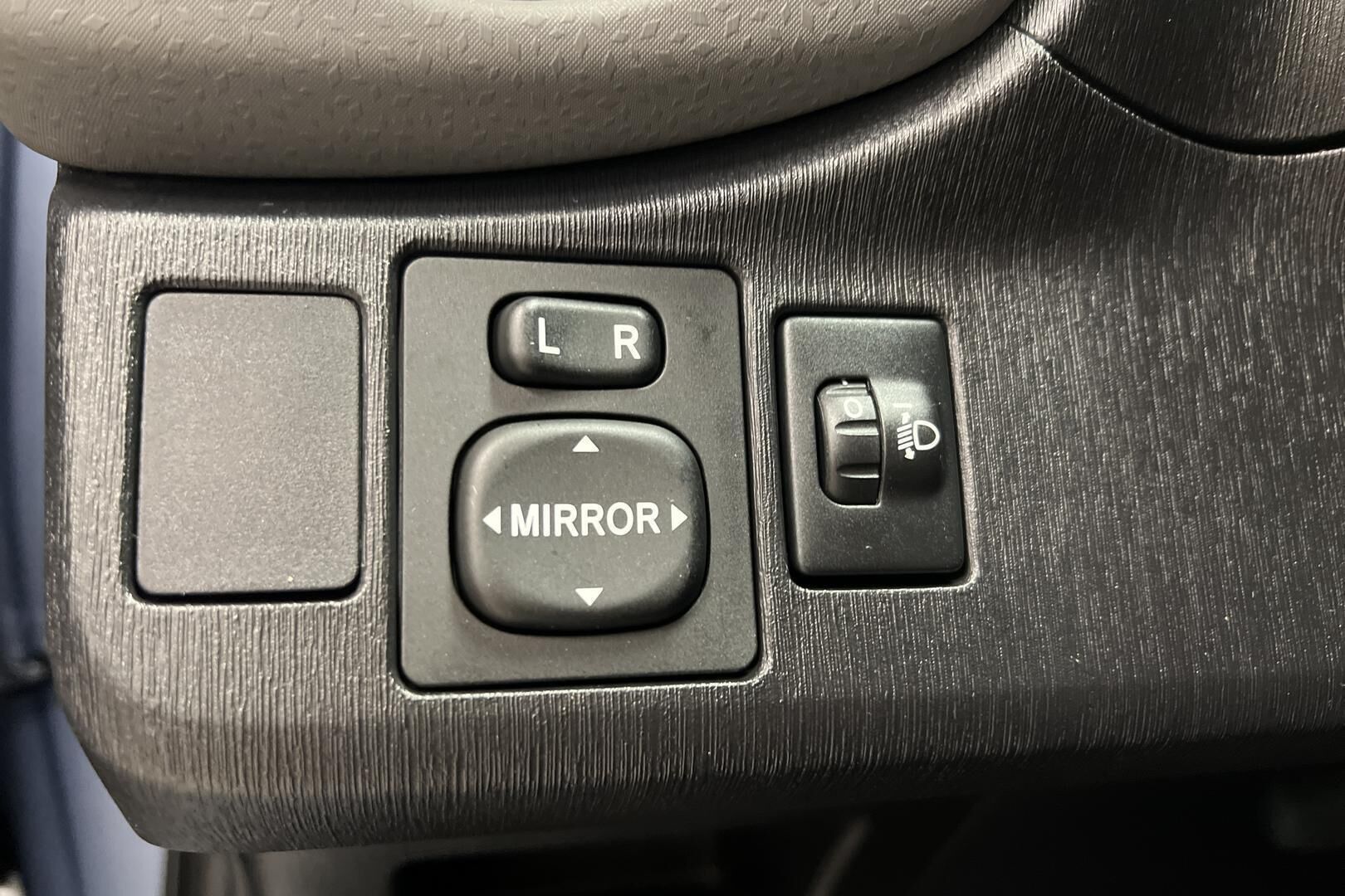 Toyota Yaris iso kuva 17