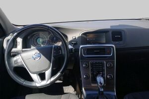 Volvo V60 esikatselu 8